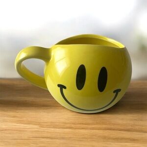 Smiley Face Yellow Coffee Mug Ceramic 20oz.